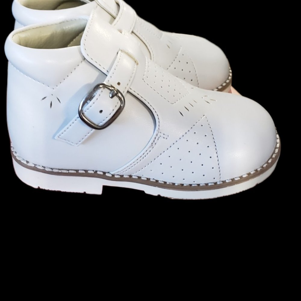 Girls White Shoes - Picture 3 of 7